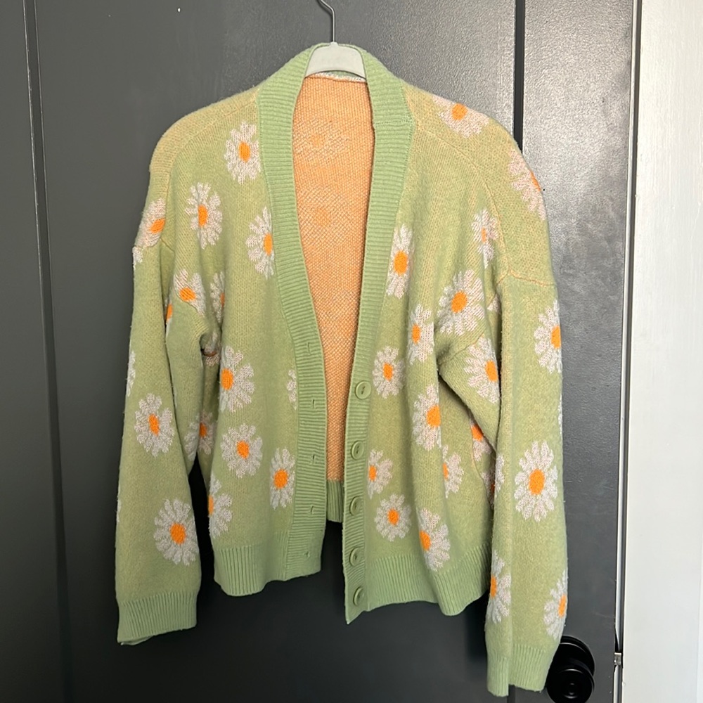 trendy floral button up cardigan🌸
